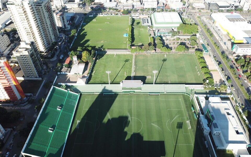 Torcedor joga sal grosso na Serrinha, e Goiás vence