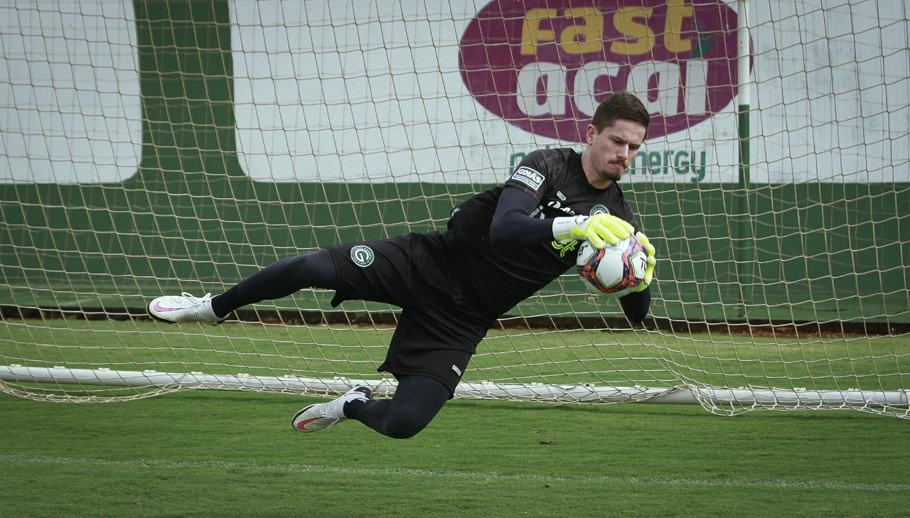 Nacional e Fast apresentam elencos nesta segunda-feira