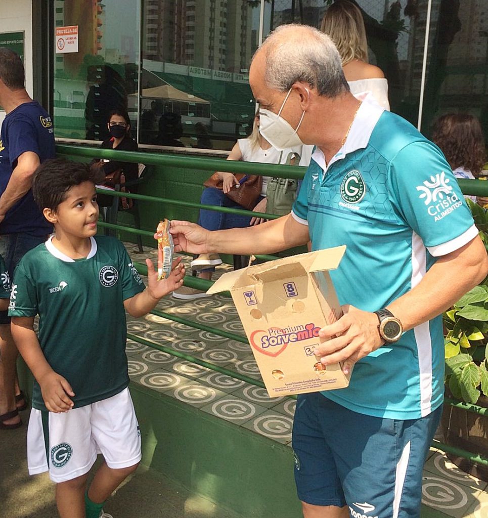 Dia das crianças: Escolinha de futebol promove atividade na Serrinha -  Goiás Esporte Clube