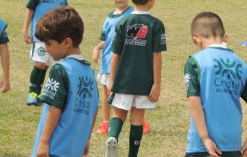 Dia das crianças: Escolinha de futebol promove atividade na Serrinha -  Goiás Esporte Clube