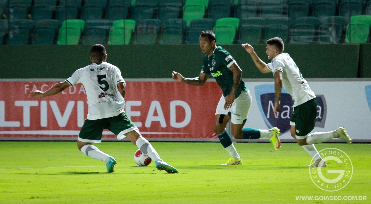 Com gol e assistência de Élvis, Goiás bate a Jataiense na Serrinha
